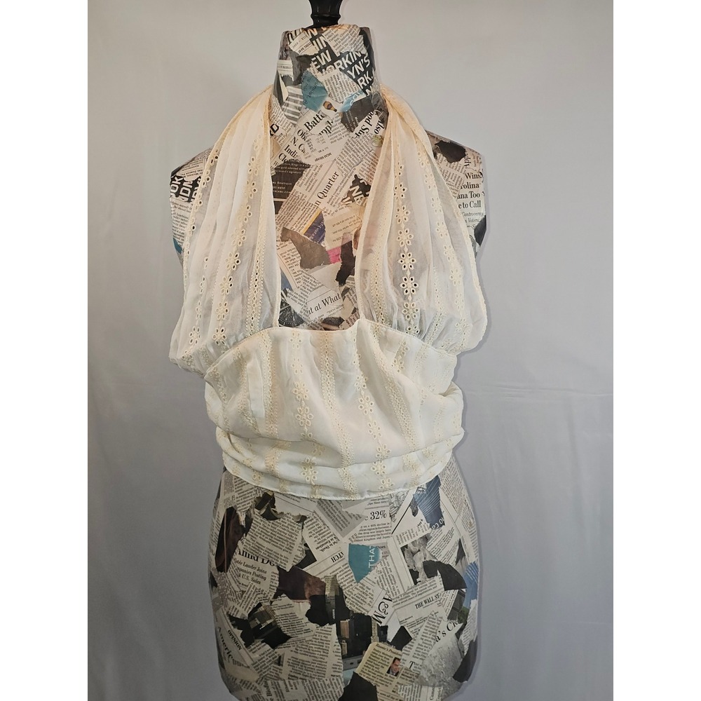 Sky to Moon Junior's Eyelet Halter Crop‎ Top Size Large. Runs Small. NWOT
